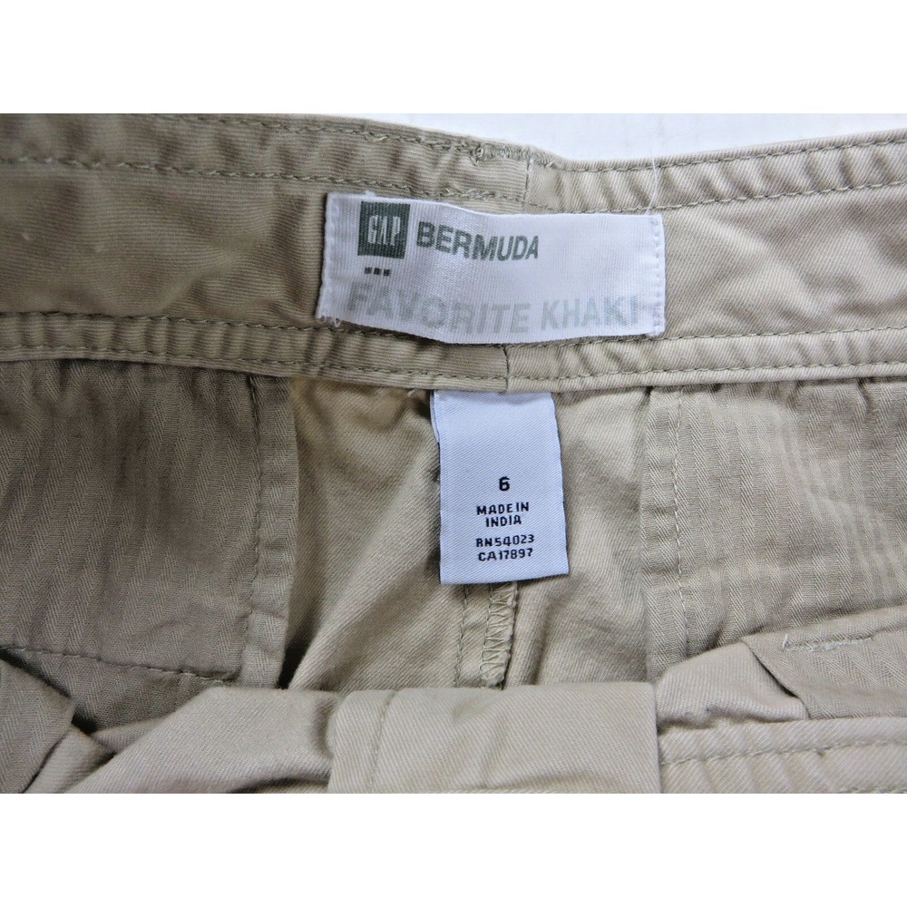 Womans Gap Favorite Khaki Bermuda Shorts Size 6 Waist 32 - Picture 2 of 3